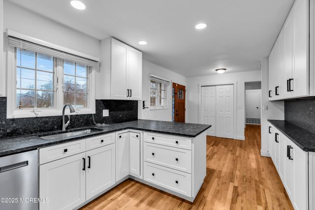 59 Winchester Drive, Tinton Falls, NJ 07724