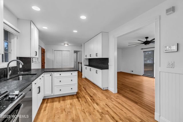 59 Winchester Drive, Tinton Falls, NJ 07724