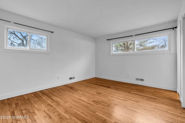 59 Winchester Drive, Tinton Falls, NJ 07724