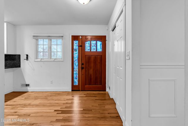 59 Winchester Drive, Tinton Falls, NJ 07724