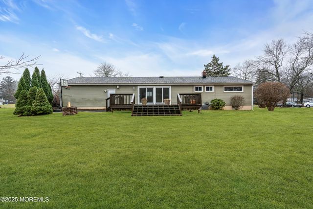 59 Winchester Drive, Tinton Falls, NJ 07724