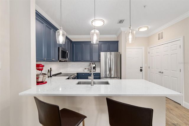 1185 SW 9TH ROAD 405, Gainesville, FL 32601