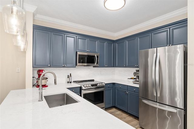 1185 SW 9TH ROAD 405, Gainesville, FL 32601