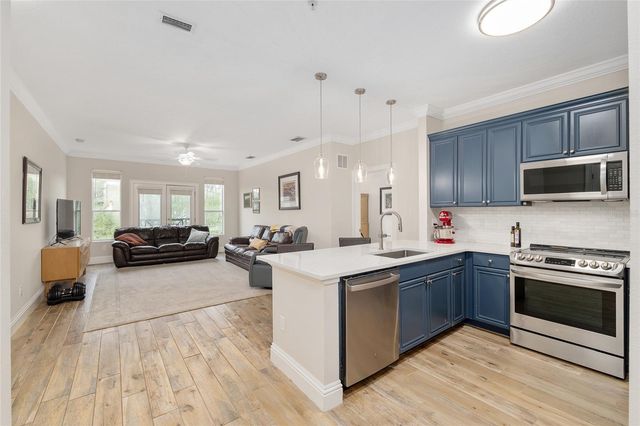 1185 SW 9TH ROAD 405, Gainesville, FL 32601