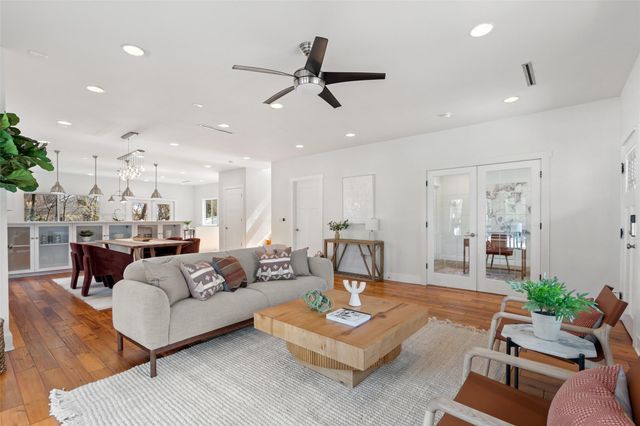 2413 Sharon LN, Austin, TX 78703