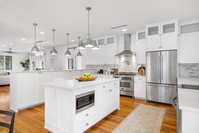 2413 Sharon LN, Austin, TX 78703