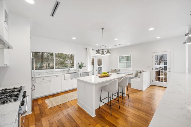 2413 Sharon LN, Austin, TX 78703