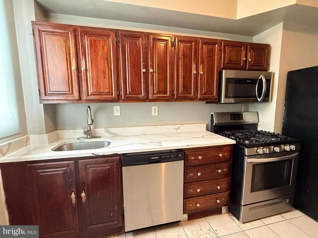 1210 SARGEANT ST, Baltimore, MD 21223