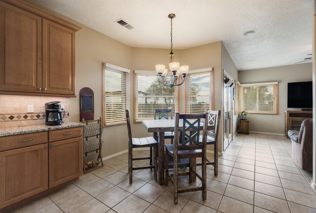 1714 17th Avenue SE, Rio Rancho, NM 87124