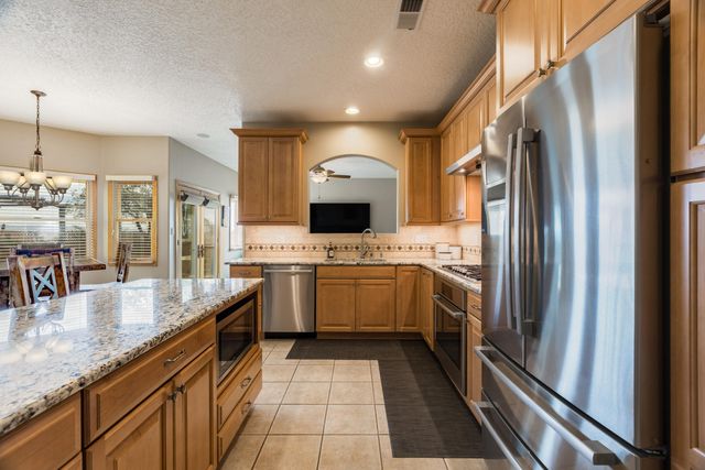 1714 17th Avenue SE, Rio Rancho, NM 87124