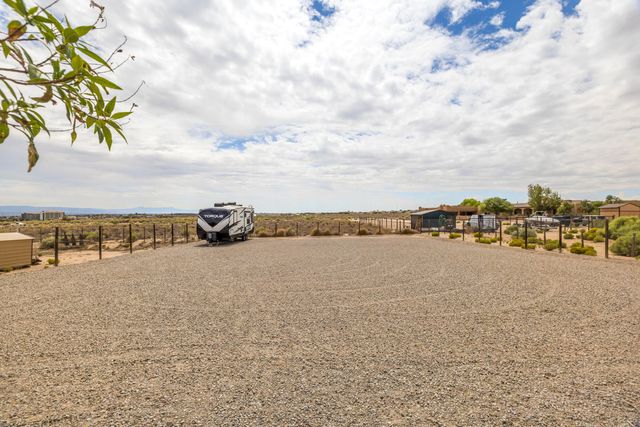 1714 17th Avenue SE, Rio Rancho, NM 87124