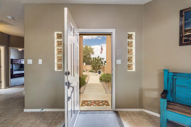 1714 17th Avenue SE, Rio Rancho, NM 87124