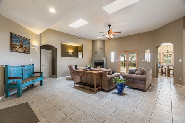 1714 17th Avenue SE, Rio Rancho, NM 87124