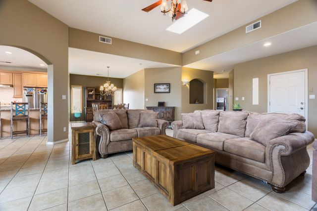 1714 17th Avenue SE, Rio Rancho, NM 87124