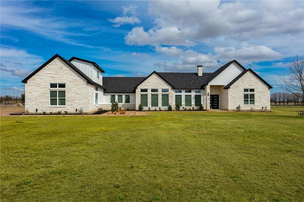 13504 Hudson Farms Rd, Franklin, TX 77859