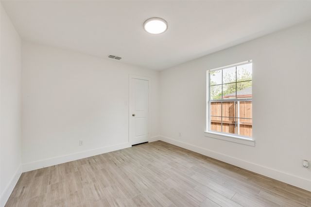 1701 Michigan Avenue, Dallas, TX 75216