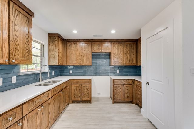 1701 Michigan Avenue, Dallas, TX 75216