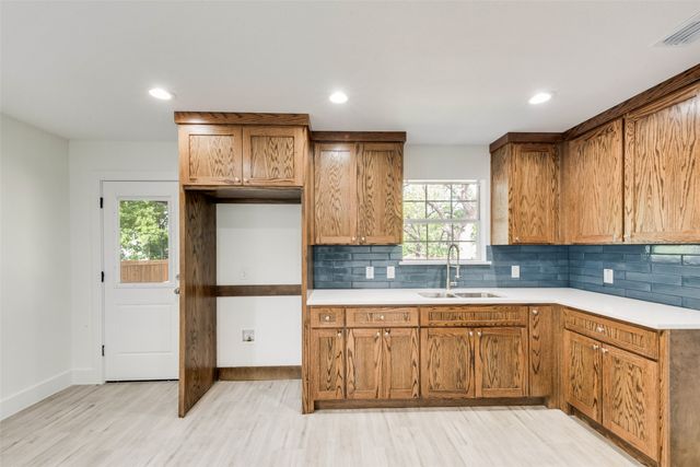 1701 Michigan Avenue, Dallas, TX 75216