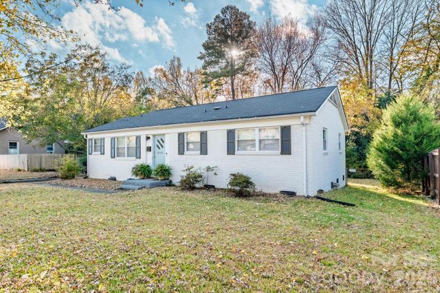 2333 Birchcrest Drive, Charlotte, NC 28205