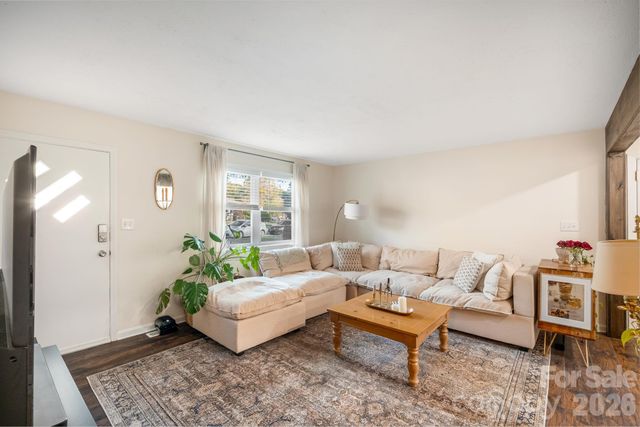 2333 Birchcrest Drive, Charlotte, NC 28205