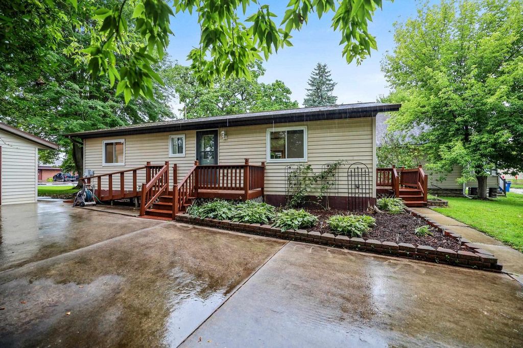 816 SMITH STREET, Green Bay, WI 54302
