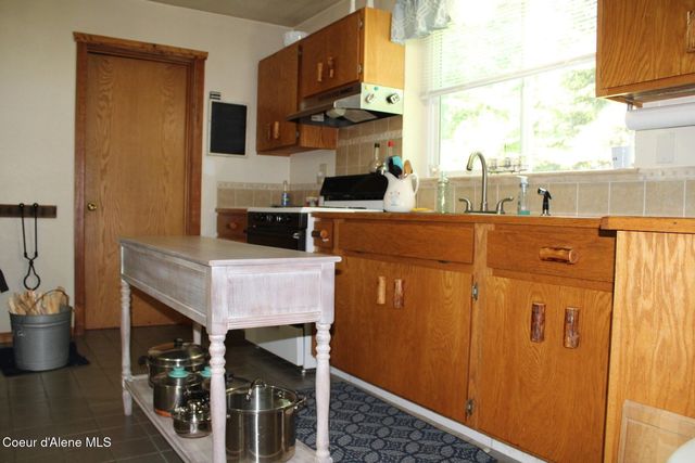 788 Gold Cup Mountain Rd, Priest River, ID 83856
