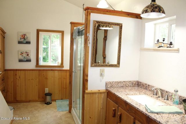 788 Gold Cup Mountain Rd, Priest River, ID 83856