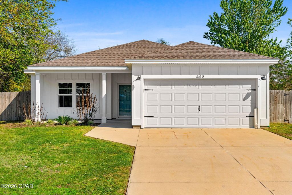 613 Live Oak Lane, Panama City, FL 32408