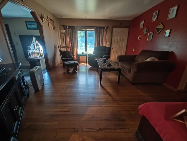 600 S Roosevelt Road, Knox, IN 46534