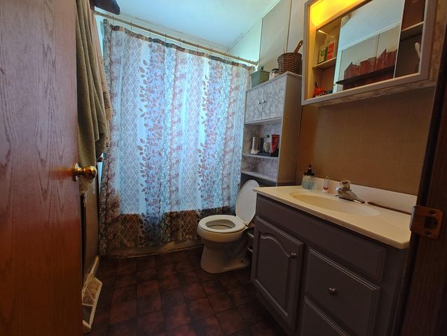 600 S Roosevelt Road, Knox, IN 46534