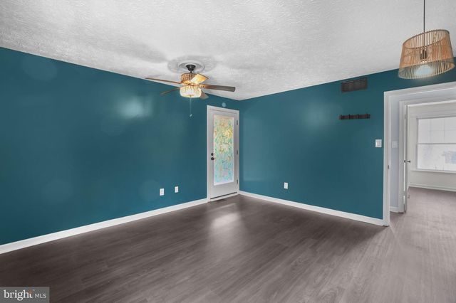 7707 LAKE CIR, Pasadena, MD 21122