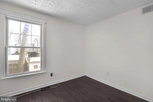 7707 LAKE CIR, Pasadena, MD 21122