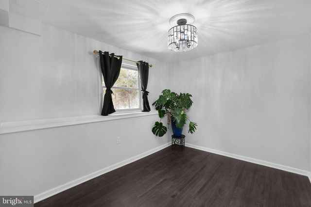 7707 LAKE CIR, Pasadena, MD 21122