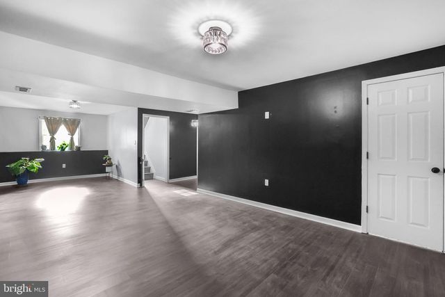 7707 LAKE CIR, Pasadena, MD 21122