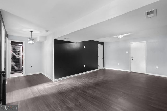 7707 LAKE CIR, Pasadena, MD 21122