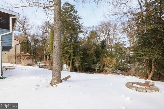 7707 LAKE CIR, Pasadena, MD 21122