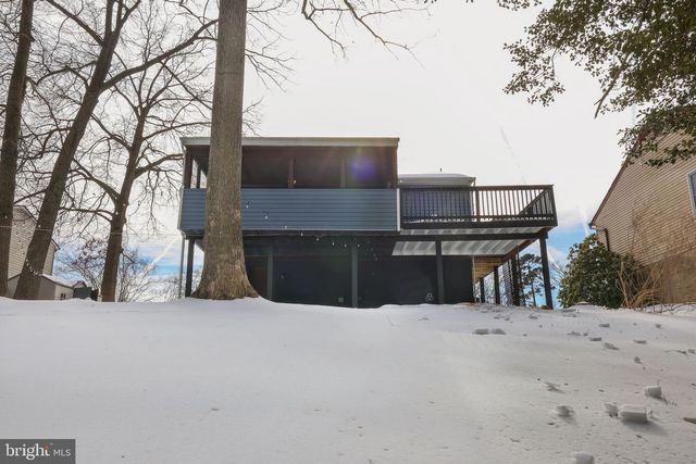 7707 LAKE CIR, Pasadena, MD 21122