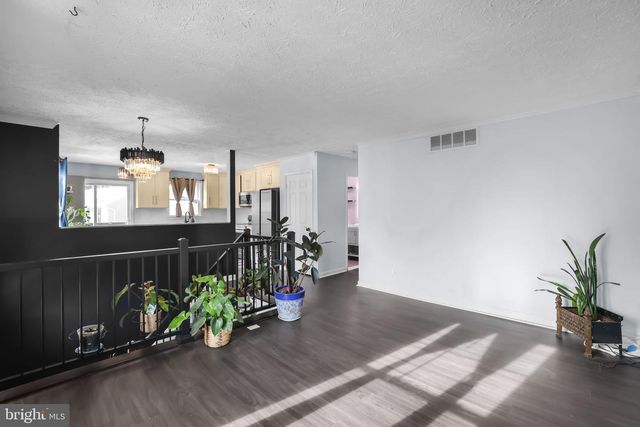 7707 LAKE CIR, Pasadena, MD 21122