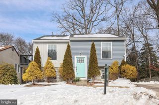 7707 LAKE CIR, Pasadena, MD 21122