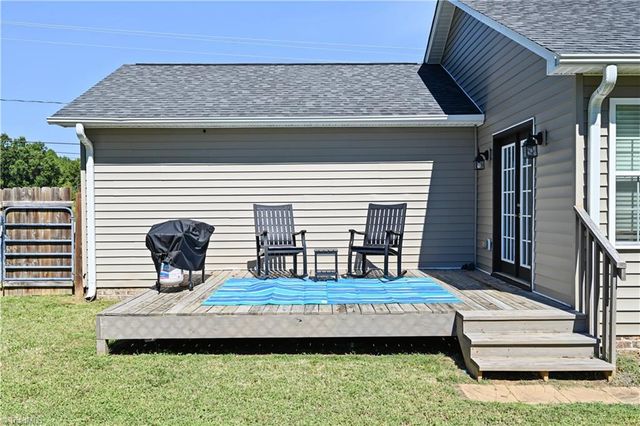 7527 Turnpike Road, Archdale, NC 27263