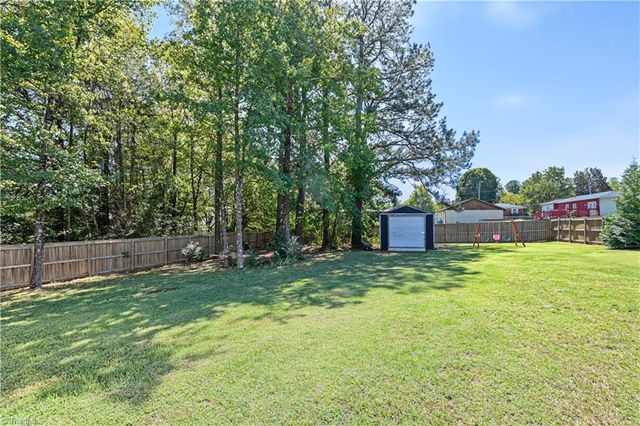 7527 Turnpike Road, Archdale, NC 27263