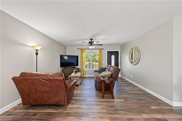 7527 Turnpike Road, Archdale, NC 27263
