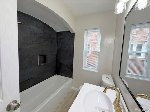 10521 Mckinney Street, Detroit, MI 48224