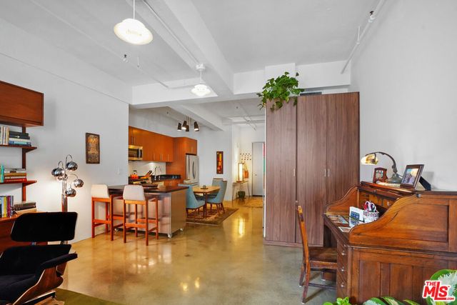 849 S Broadway 403, Los Angeles, CA 90014