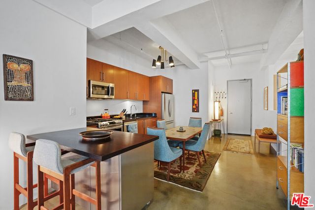 849 S Broadway 403, Los Angeles, CA 90014