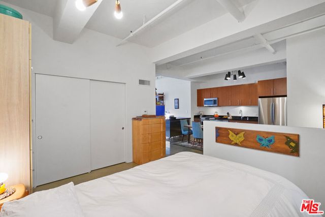 849 S Broadway 403, Los Angeles, CA 90014