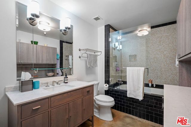 849 S Broadway 403, Los Angeles, CA 90014