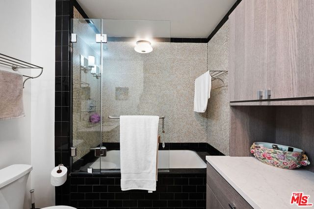 849 S Broadway 403, Los Angeles, CA 90014