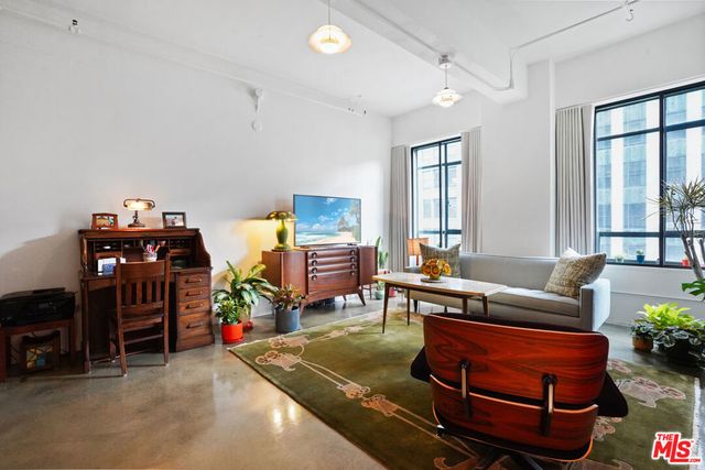 849 S Broadway 403, Los Angeles, CA 90014