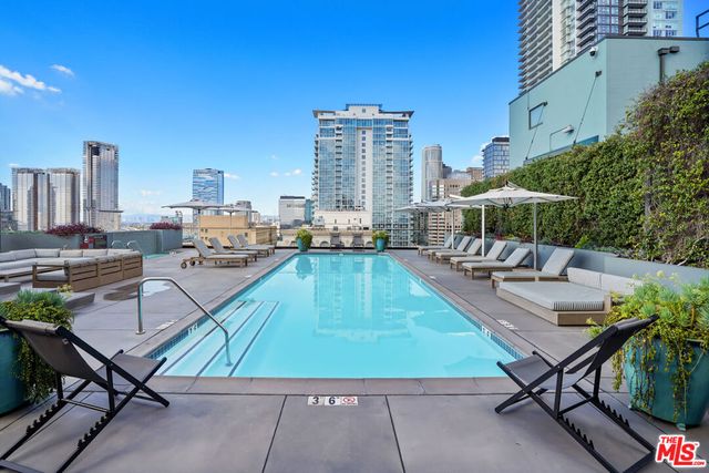 849 S Broadway 403, Los Angeles, CA 90014